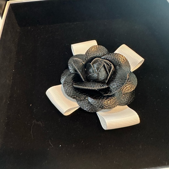Chanel Black and White Camellia Flower Ribbon & Box - Picture 2 of 2